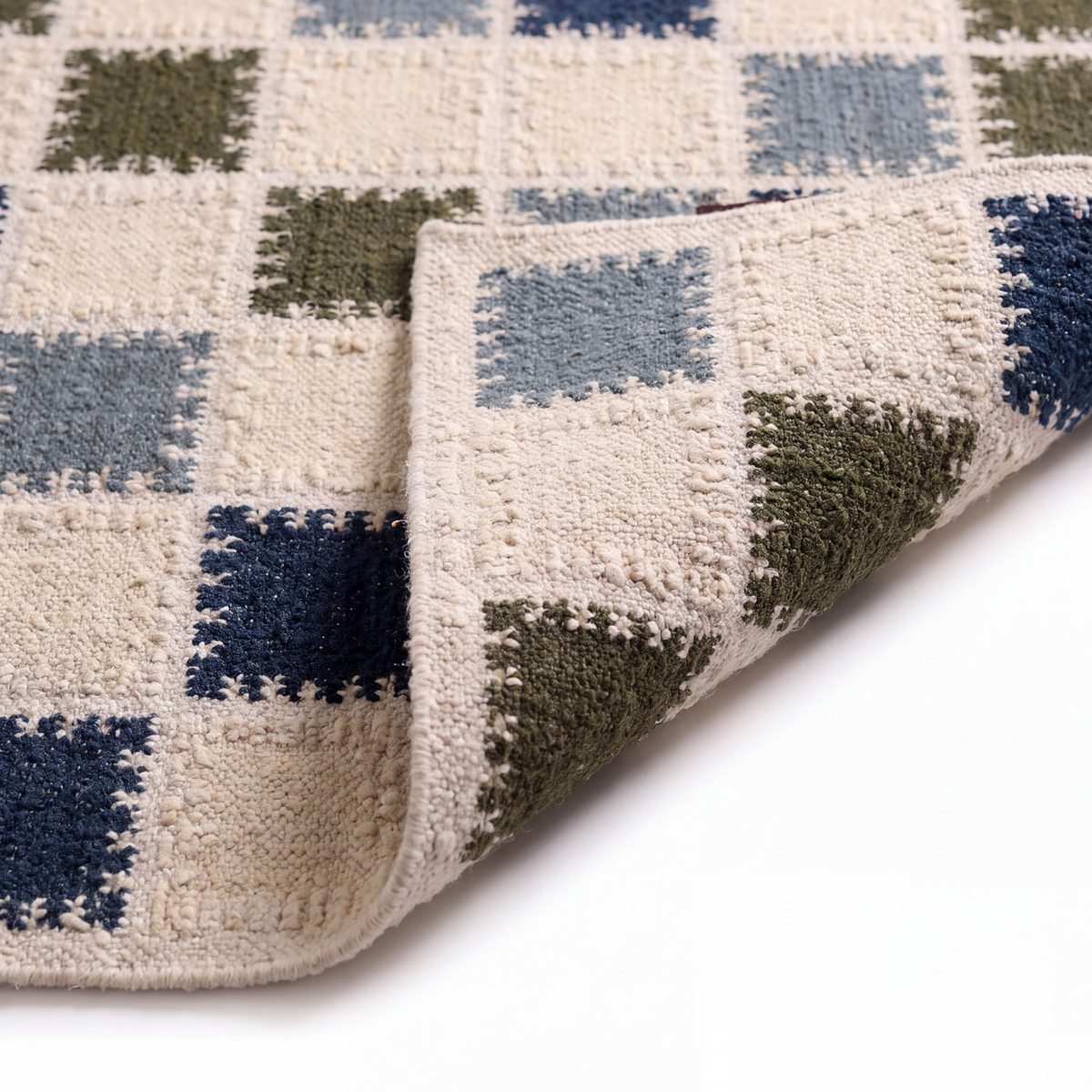 Saaz Rug in Pristine / Aquatic — close-up