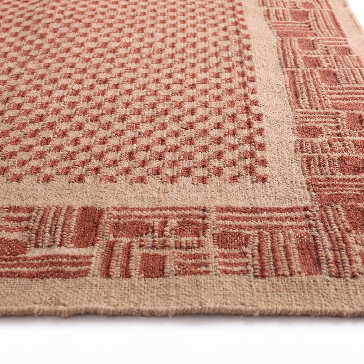 Qila Rug in Ivory / Brown — corner detail