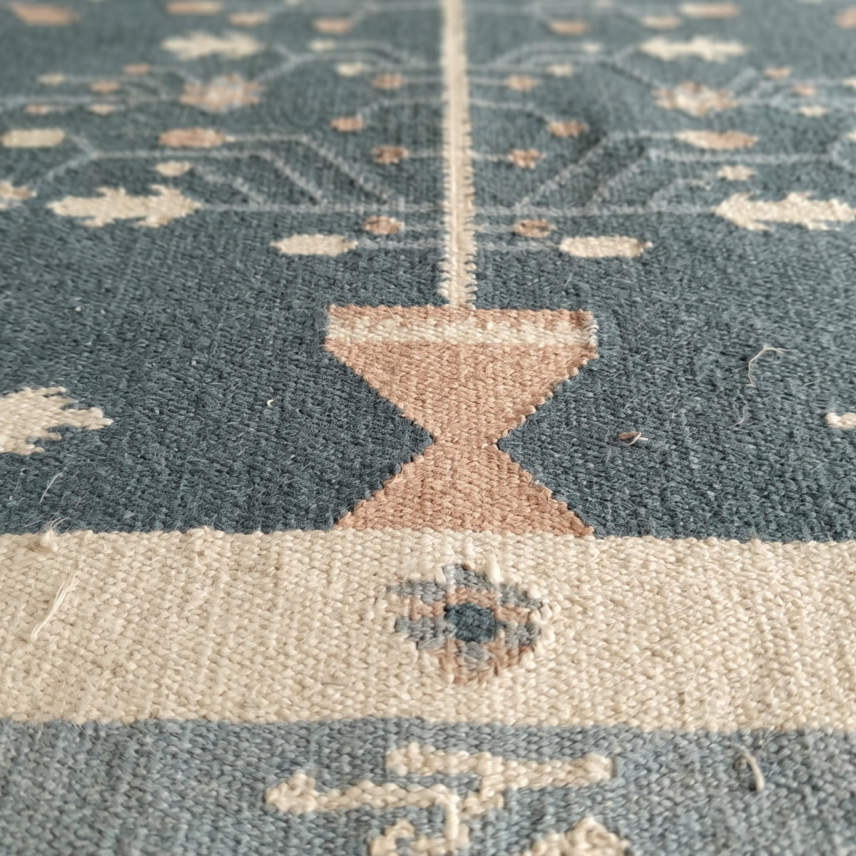 Riwayat Rug in Arctic / Wan Blue — full view