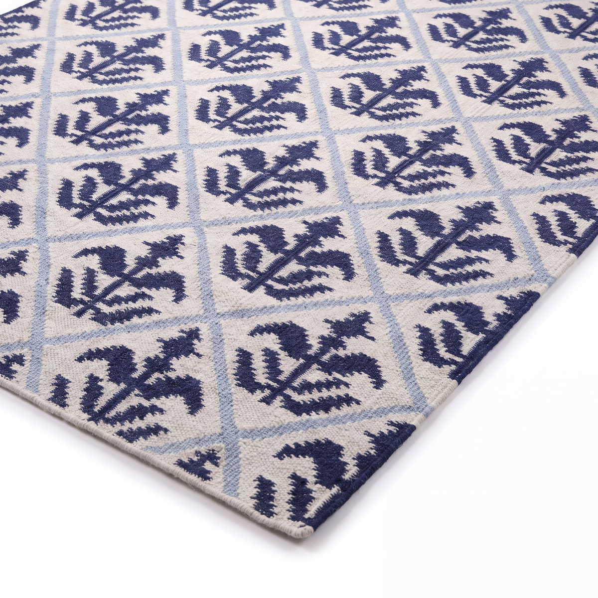 Girih Rug in Blue / Ivory — corner detail
