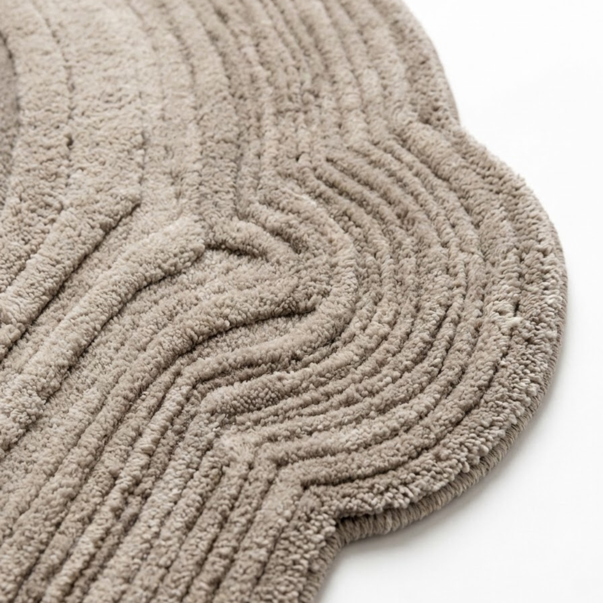 Halo Rug in Birch / Oxford Tan — styled angle