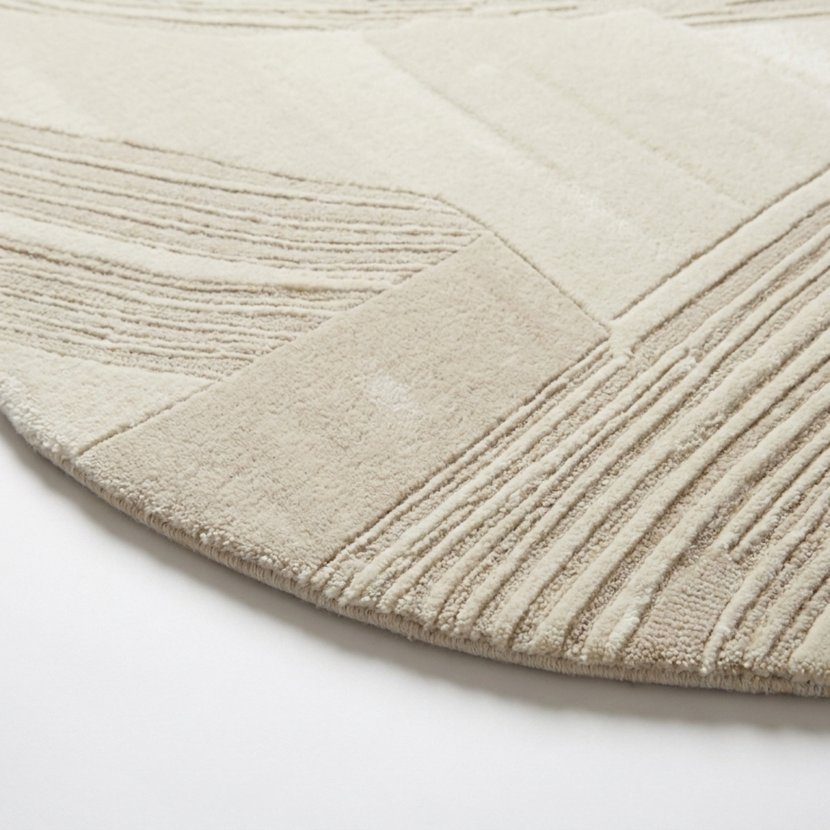 Shoal Rug in Marshmallow/Bone white — close-up